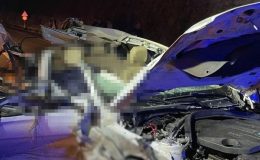 Mersin’de otomobil, park halindeki TIR’a çarptı: 1 ölü, 1 yaralı
